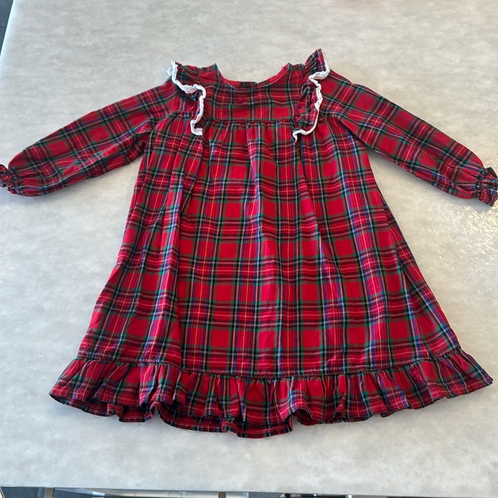 Precious Sal and Pimenta night gown. Size 2t. Laid flat to dry. Perfect.